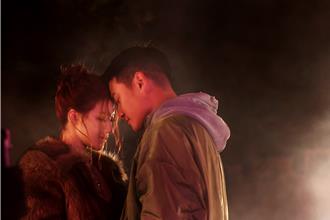 周興哲升格2寶爸 驚爆親密緊抱(G)I-DLE舒華畫面曝光