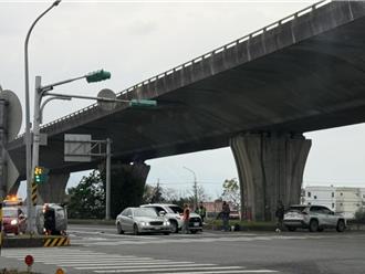 国5号侧车道6车连环追撞　车流一度堵塞