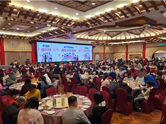 芥菜種會高雄圍爐 傳遞愛與希望近500人大團圓