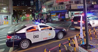 淡水警員盤查遭轎車擦撞 連撞多車後逃逸！只因車上有「她」