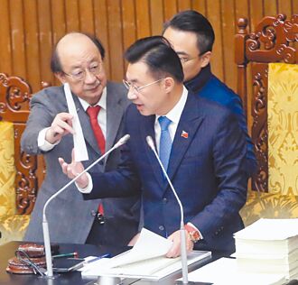 立院挑燈夜戰 總預算約刪3千億