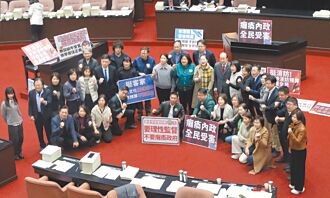 潛艦預算改凍10億 外交部媒宣費全刪