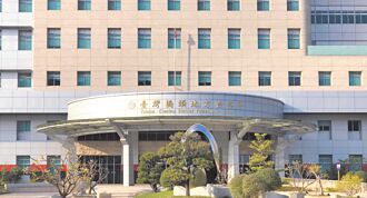 高雄 女嬰獨留家中餓死 狠母起訴