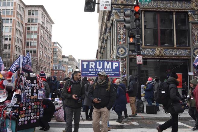 美國當地時間1月20日，川普在華盛頓宣誓就任美國第47任總統。（摘自中新社）