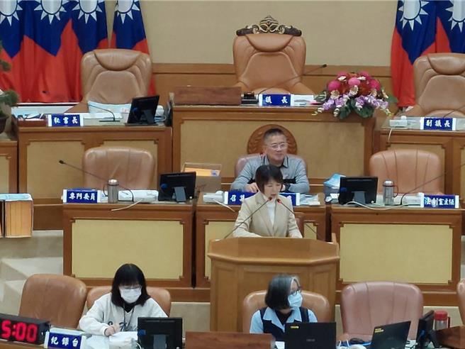 新北市體育局長洪玉玲今（21）日至議會做世壯運專案報告。（陳慰慈攝）