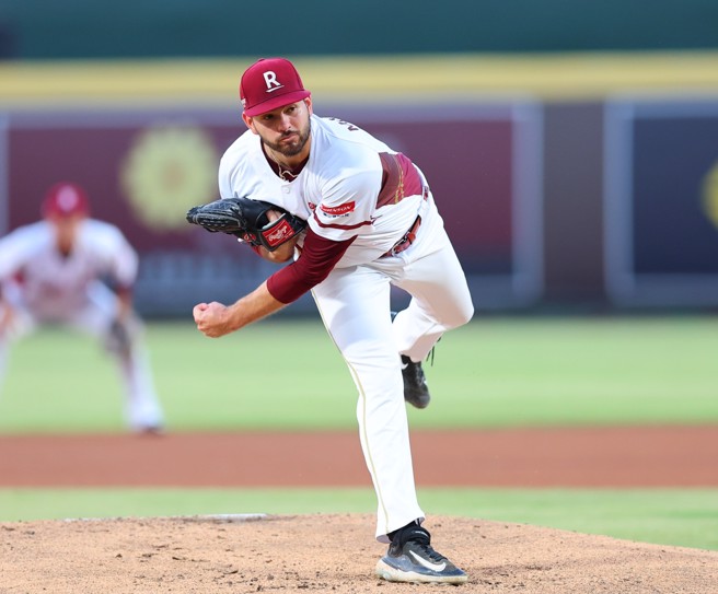 洋将魔神乐续约（乐天桃猿提供）
