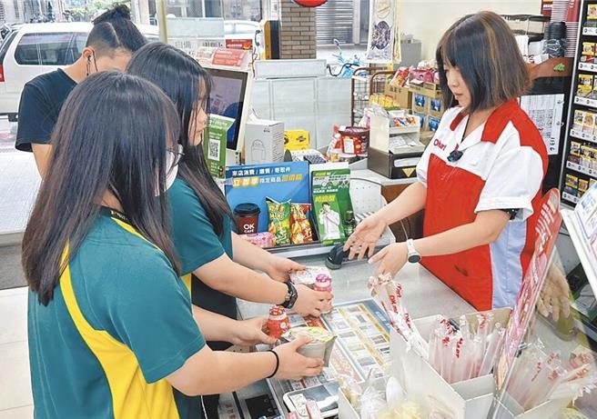 为让经济弱势学生在寒暑假期间也能吃得饱，基隆市政府自今年寒假起，将午餐补助由原本的每餐60元提高到每餐100元。（基隆市政府提供／张志康基隆传真）