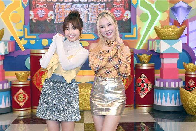 徐凯希（左）、巫苡萱。（华视提供）