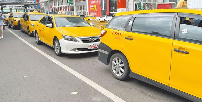 謝曜州分享在計程車上嘔吐會被收的費用。（示意圖，陳育賢攝）