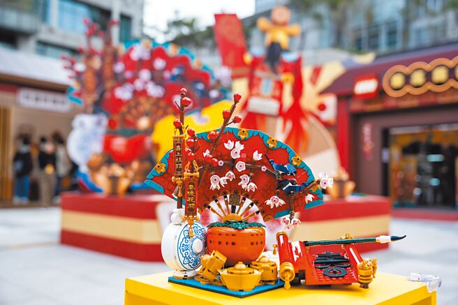 台灣樂高推出應景的「五福迎春」盒組，適合居家布置擺設，為新的一年招來滿滿福氣。（台灣樂高提供）