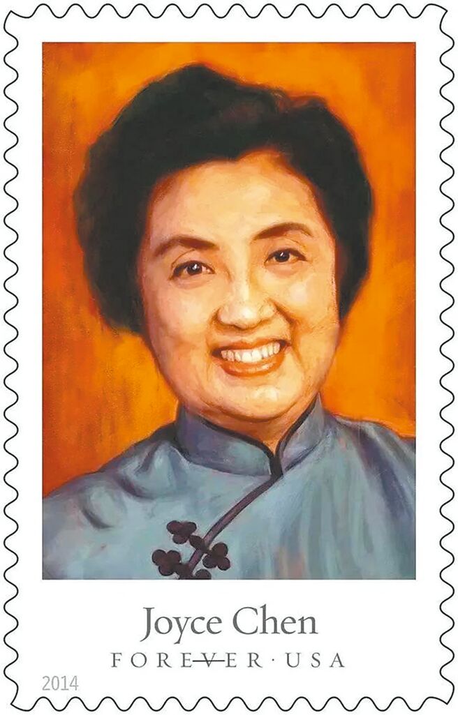 廖家艾以推广中餐成就，登上2014年美国邮票。（摘自网路）