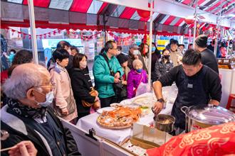 桃園年貨大街攤商出包！民眾買肉鬆驚見塑膠片