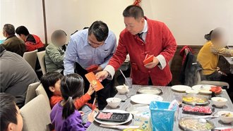 連7年揪團做愛心 南市議員邀家扶學子參訪議會、圍爐吃火鍋