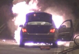 快讯》烈焰惊人！国3中和隧道「火烧车」 全线紧急封闭