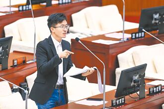 侯漢廷：迎合綠營拿補助 以文化之名洗腦