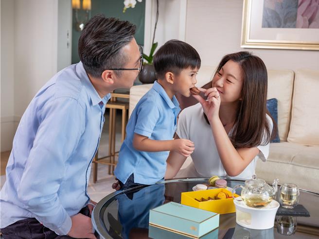 「冬季奢享」限定住房專案，為渴望特色旅行的家庭打造舒適愜意的美好都會假期。（台北文華東方酒店提供）