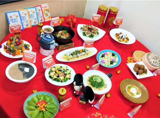 年菜吃不完放进冰箱再取出加热，小心陷入食物中毒的风险。（资料照／王家瑜摄）