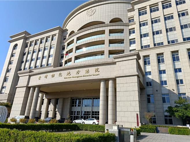 楊男及蔡男為感謝清潔隊員協助清運垃圾，各送了清潔隊員2000元、1200元紅包，被法院依違反貪污治罪條例之交付賄賂罪，各判處2月徒刑。（葉靜美攝）