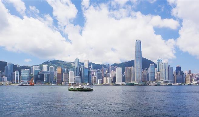 陆外交部驻港公署警告英方，认清歷史大势，停止插手香港事务。（大陆央视）