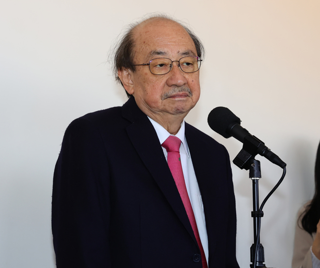 民进党立院党团总召柯建铭17日呼吁，希望所有党公职、议员服务处能设站帮忙连署罢免。（资料照／刘宗龙摄）