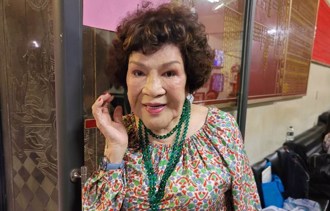 87歲周遊自爆無預警入院「開刀10小時」 親曝病因及現況