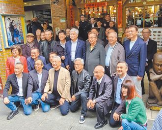 黃仁勳宴請科技大老喝了什麼？內行曝是「這瓶台灣驕傲」