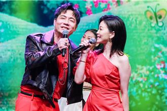 陳隨意結婚26年告白「沒存款還願意嫁」 老婆謝宜君當眾被逼哭