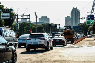 春节车潮涌现 国1竹北交流道、台61线替代路线出炉