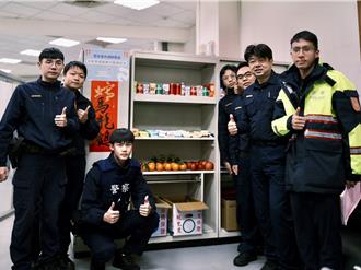 內湖年節人潮湧現 警友會設「警察行動補給站」慰勤