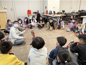 桃園圖書館攜手經國國中 結合科技與閱讀推創客屋寒假營隊