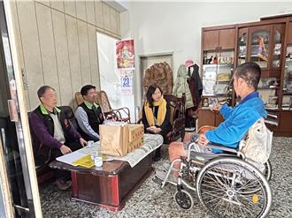 苗栗地檢署關懷車禍被害人 發放春節關懷金與物資