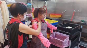 少了左手掌 牛肉湯店僱用她清潔餐具 暖心故事曝光