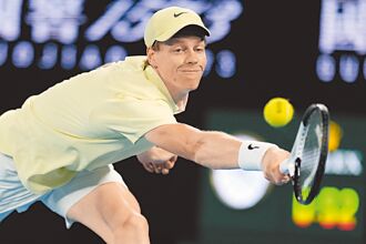 澳網》球王辛納睡飽了 衛冕冠軍只剩兩關