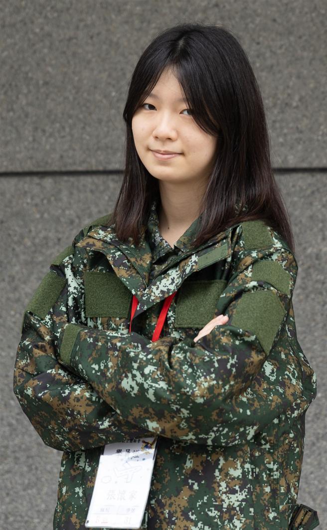 屏东女中学生张怀家。（记者尤韵婷摄）