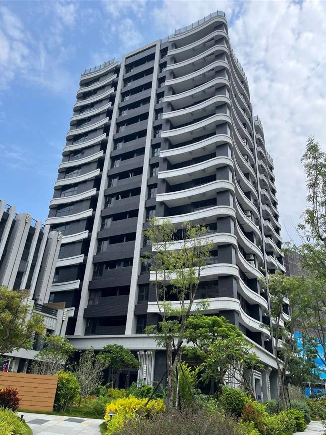 新北市社宅今年首波招租！中和民乐、三重成功、三重五谷王2号、五股成州2号等4处新完工社宅总计92户，今（23）日公告招租，图为五股成州2号社宅。（图／新北住都中心）