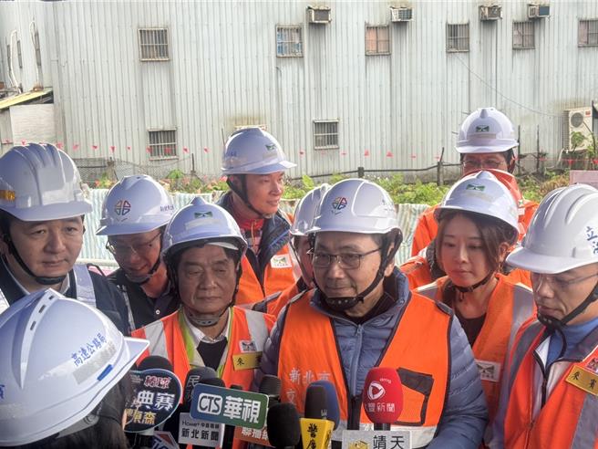 总统赖清德重话批评诈欺案破案率只有1.3％，让基层员警不满指示对警察公开羞辱。新北市长侯友宜今（23）日反问赖总统「数位发展部、法务部、电信单位、NCC，你到底有没有统合各部会嘛」。（柯毓庭摄）