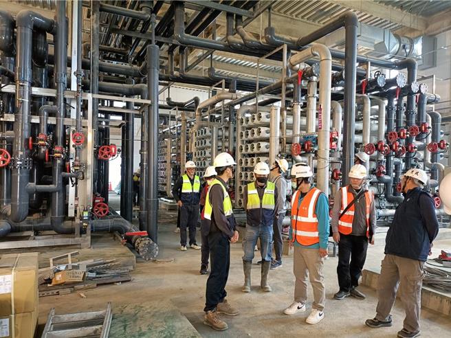 水利局巡查台南市仁德再生水厂新建工程统包计画案工地。（水利局提供／宝智华台南传真）