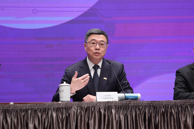 行政院长卓荣泰等人23日举行「114年度中央政府总预算相关说明」记者会。（姚志平摄）