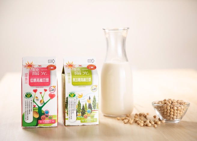 搭配统一阳光高纤豆浆，蛋白质及膳食纤维让你吃饱又健康，年后7天快速有型回归。(图/中时新闻网摄)