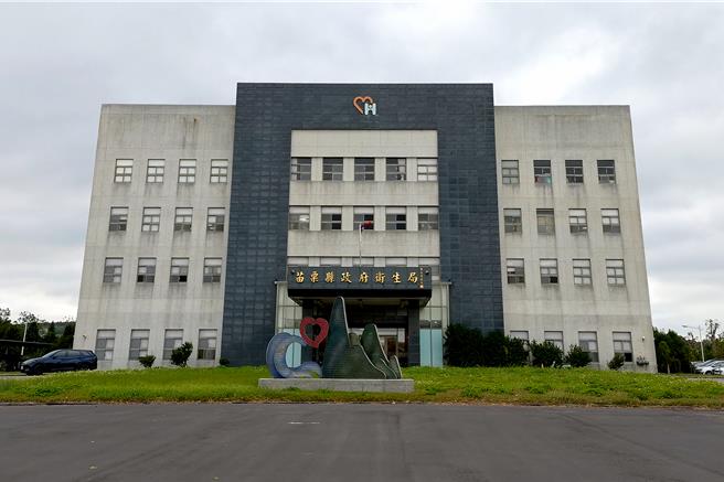 苗栗县大千综合医院与苑里李综合医院推无痛大肠镜补助，呼吁民眾定期检查预防大肠癌。自2019年起，两院提供麻醉费用补助，鼓励筛检阳性者进行无痛大肠镜，减少检查恐惧。（吕丽甄摄）