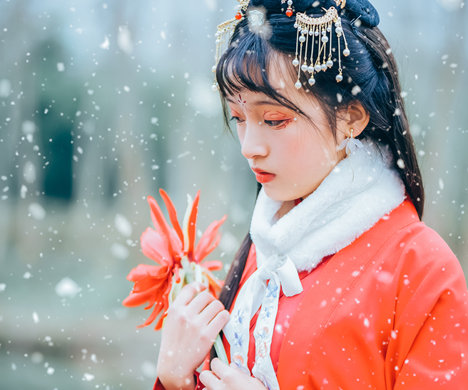 嘉靖皇帝为了追求长生不老，下令宫女提供经血炼丹，最终引起宫女反扑，险遭勒死。（示意图：Shutterstock／达志）