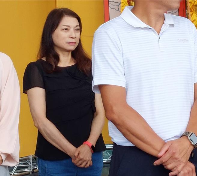 新北市客家局长长林素琴因生涯规画卸任局长。（陈慰慈摄）