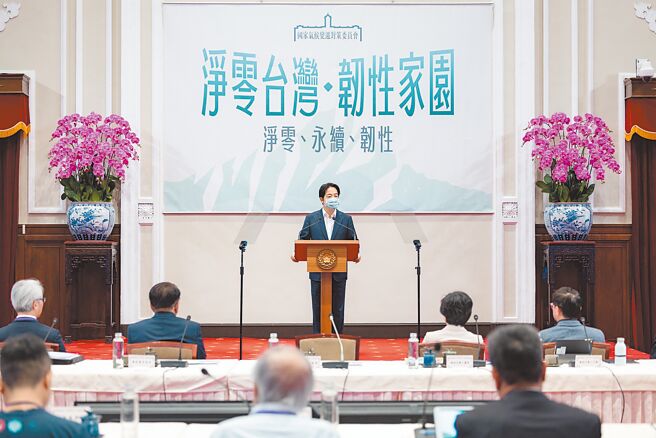 台湾在「非核家园」政策下，低碳电力短缺问题日益严峻，目前「第四代核分裂技术」已接近商业化，成为重要的低碳基载能源。（总统府提供）