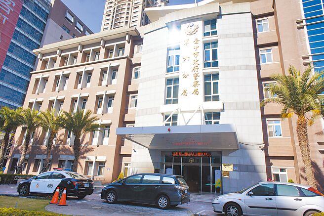 台中地檢署偵辦台中市警六分局西屯派出所員警白單改紅單案，第二波偵結追加起訴15人。（馮惠宜攝）