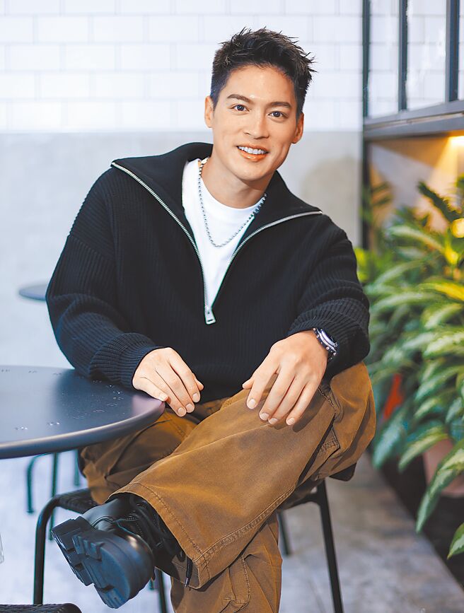 許孟哲到南部拍戲，感謝老婆趙孟姿一打二當最強賢內助。（陳俊吉攝）