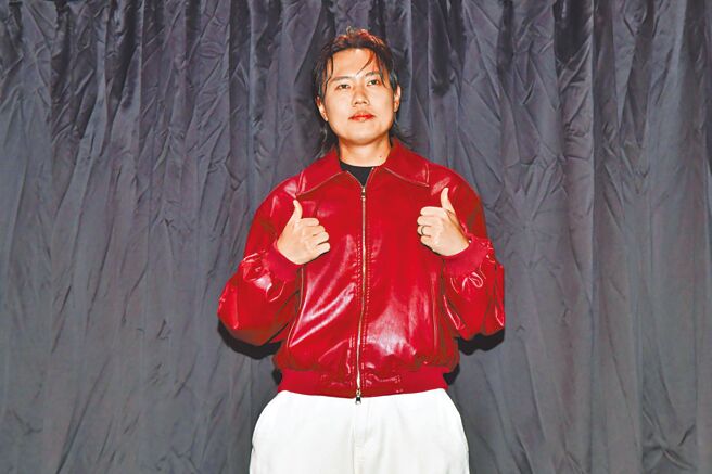 洋蔥22日出席活動，分享新年計畫。（混血兒娛樂提供）