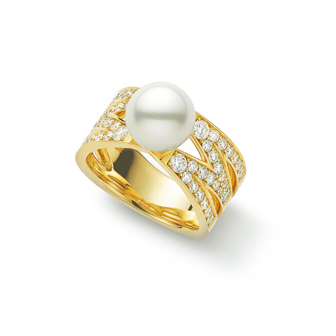 MIKIMOTO經典M Signature珍珠鑽戒，32萬9000元。（MIKIMOTO提供）