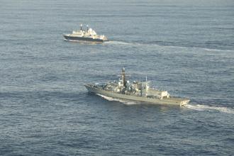 俄間諜船再現蹤 英修交戰規則強化監控