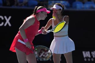 法网》谢淑薇组合blackpink配色 首轮惊险晋级