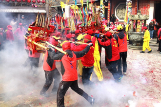 馬祖元宵節年味十足 燒馬糧、扛乩遶境 一生必去的慶典